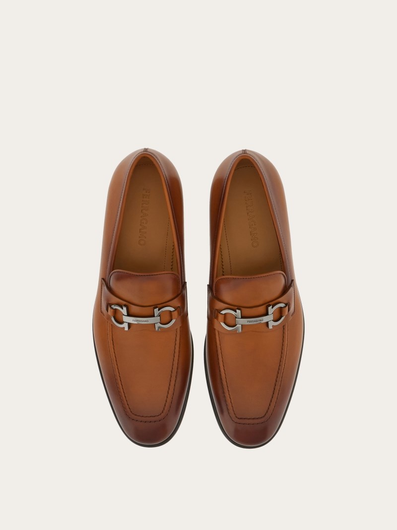 Ferragamo | Men's Moccasin With Gancini Ornament - Vicuna/Cookie