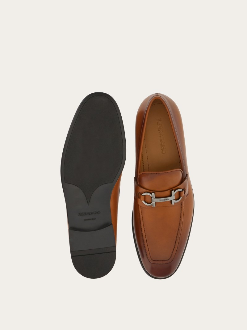 Ferragamo | Men's Moccasin With Gancini Ornament - Vicuna/Cookie