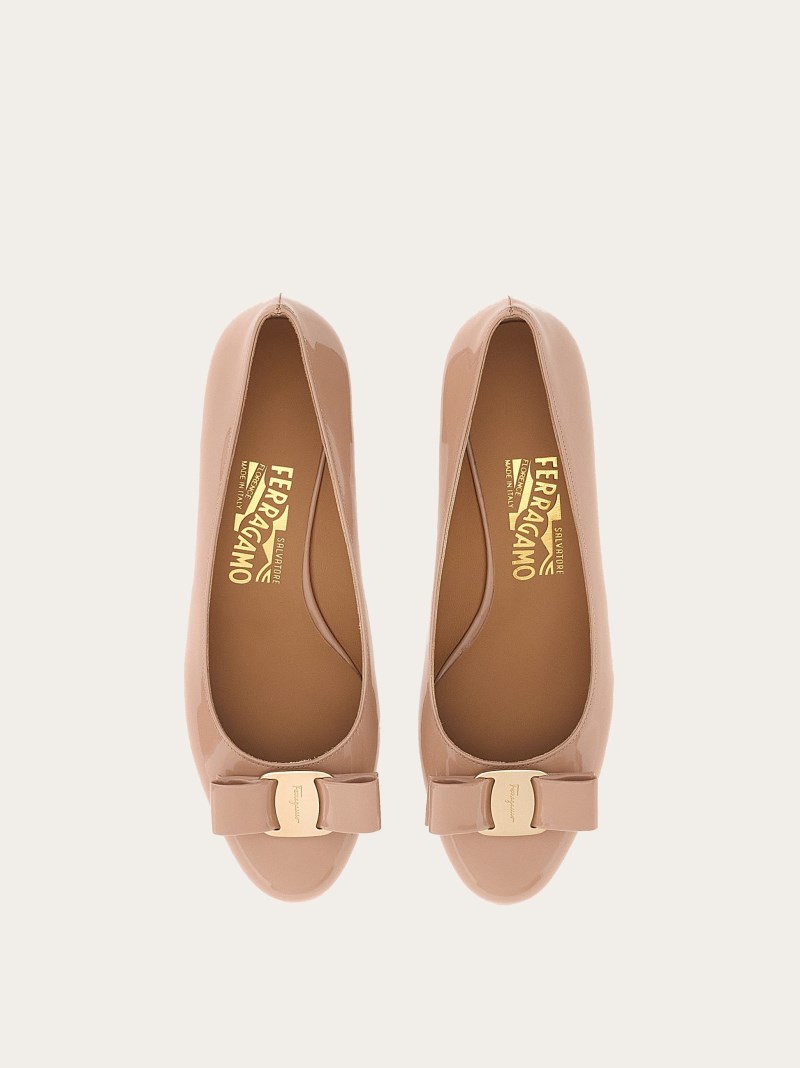 Ferragamo | Women's Vara Pump - Amaretti