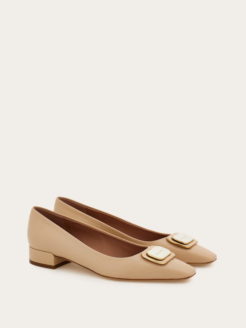 Ferragamo | Women's New Vara Plate Pump - Nude