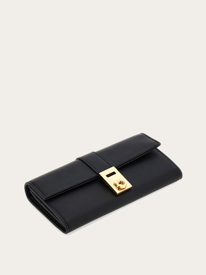 Ferragamo | Women's Hug Wallet With Chain - Black