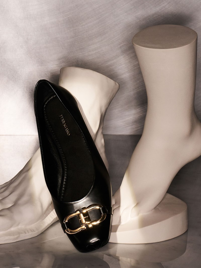 Ferragamo | Women's Ballet Flat With Gancini Ornament - Black