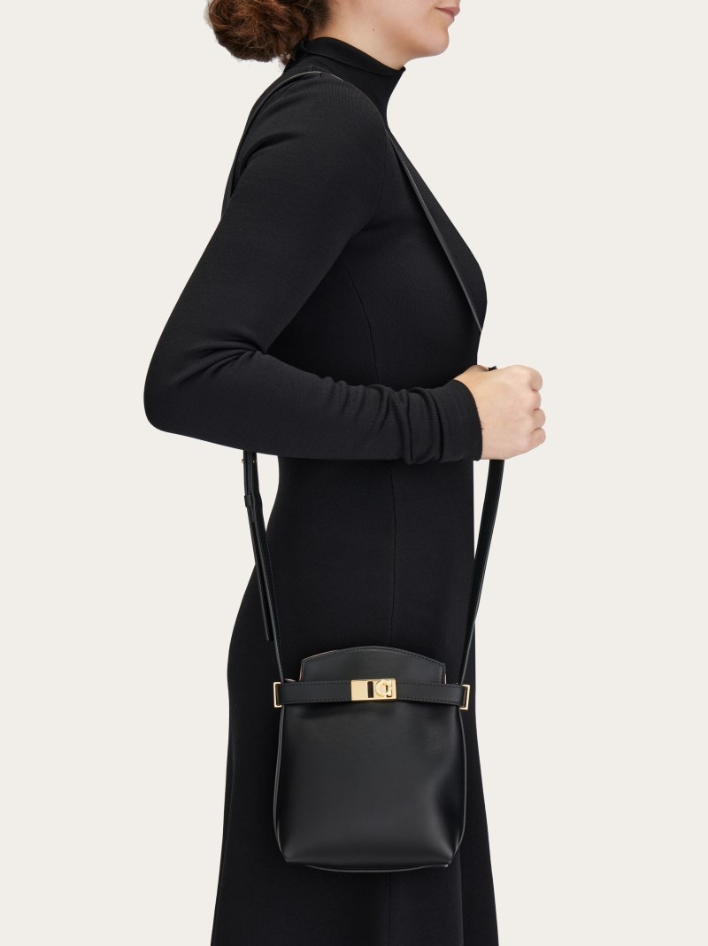 Ferragamo | Women's Hug Two-Tone Smartphone Holder - Black/Nylund Pink