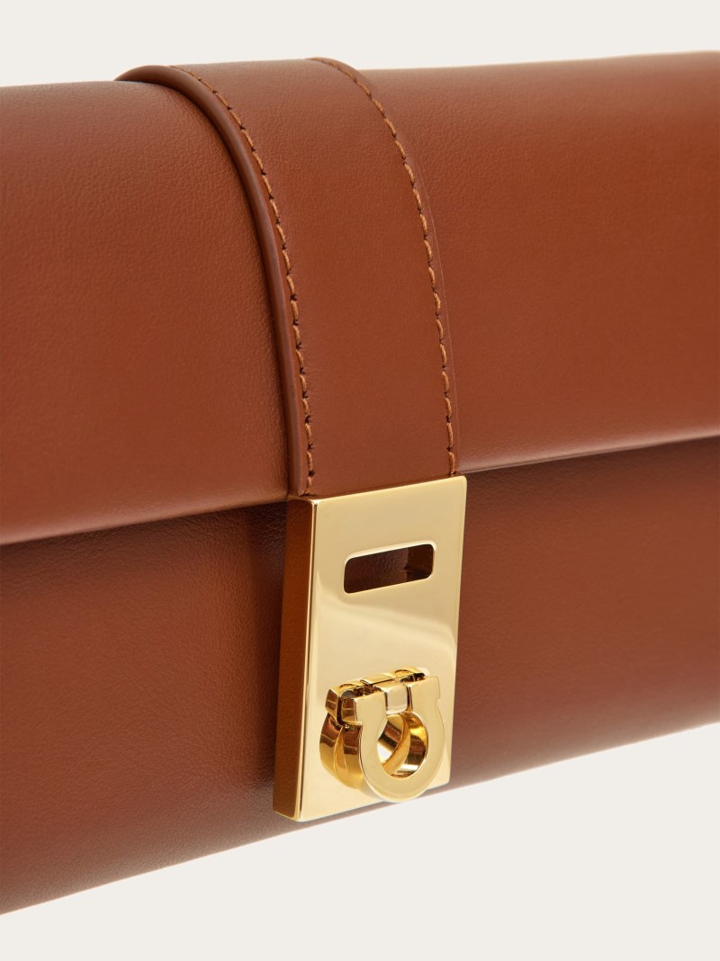 Ferragamo | Women's Hug Wallet With Chain - Cognac