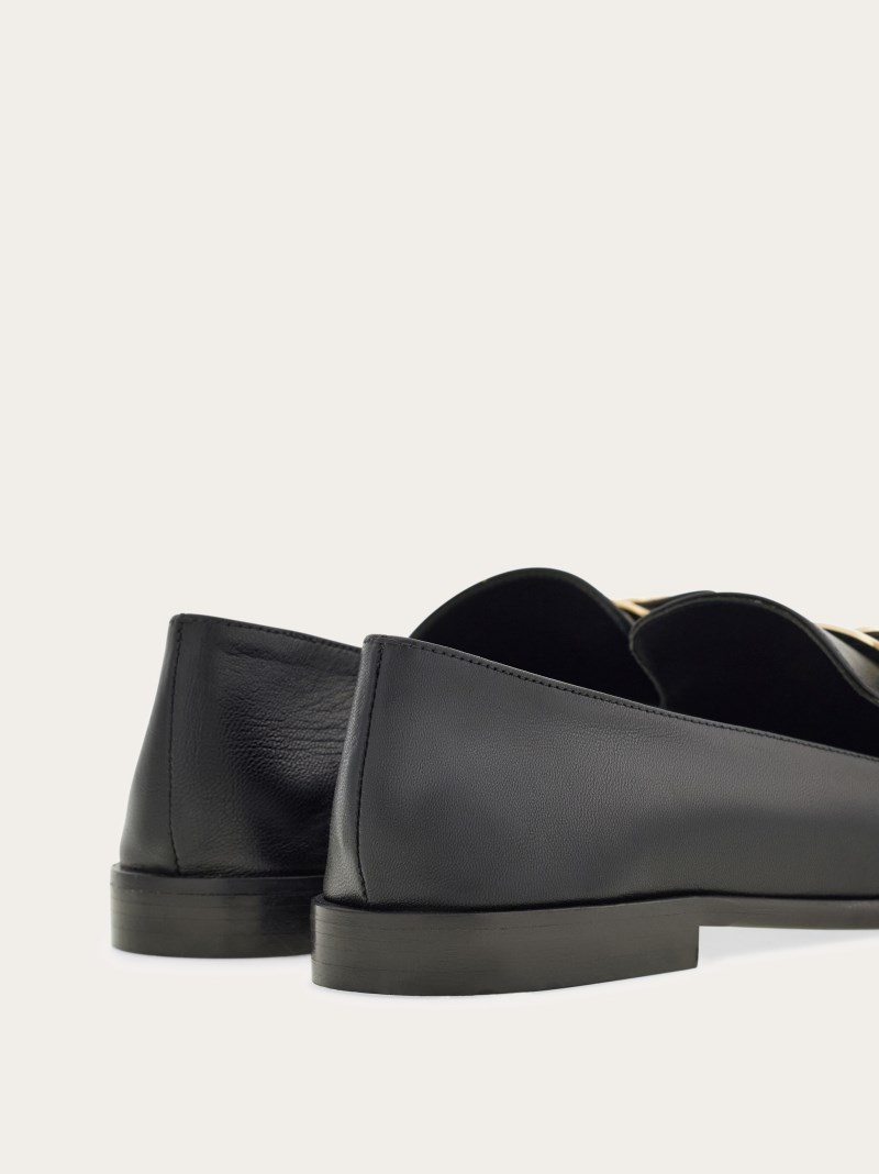 Ferragamo | Women's New Vara Plate Loafer - Black