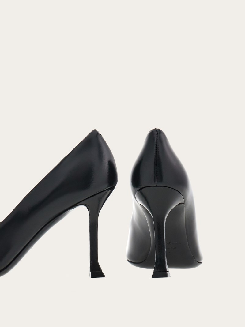 Ferragamo | Women's New Vara Plate Pump - Black