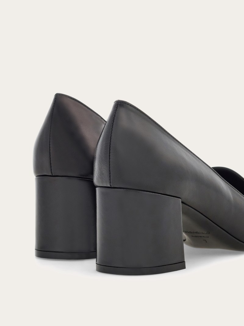 Ferragamo | Women's Pump With Gancini Ornament - Black