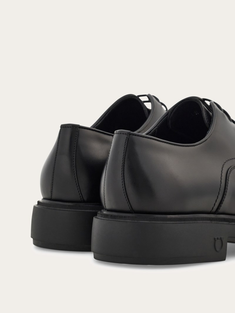 Ferragamo | Men's Oxford With Toe Cap - Black