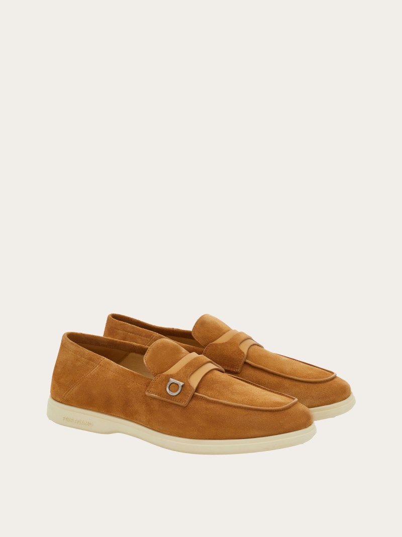Ferragamo | Men's Deconstructed Loafer With Gancini Ornament - Light Camel