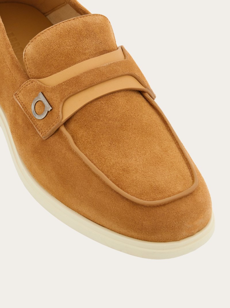 Ferragamo | Men's Deconstructed Loafer With Gancini Ornament - Light Camel