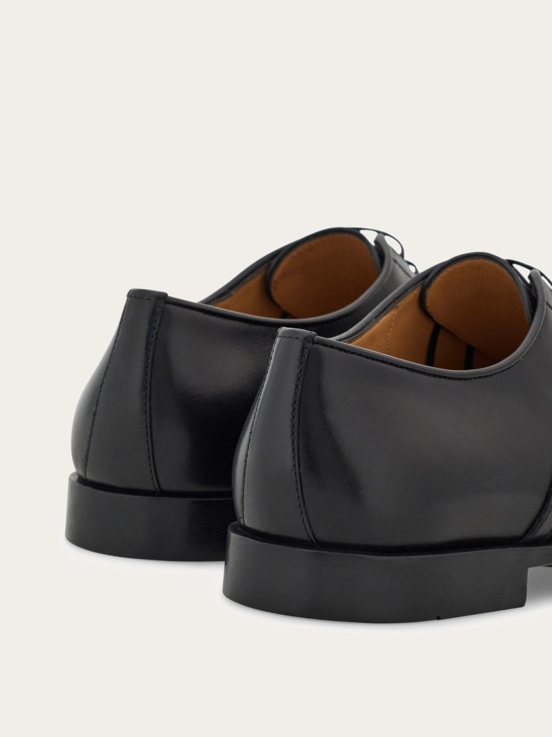 Ferragamo | Men's Oxford With Toe Cap - Black