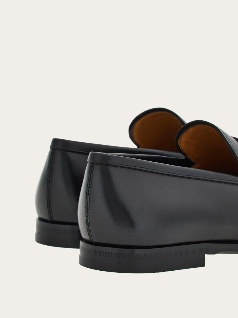 Ferragamo | Men's Moccasin With Gancini Ornament - Black