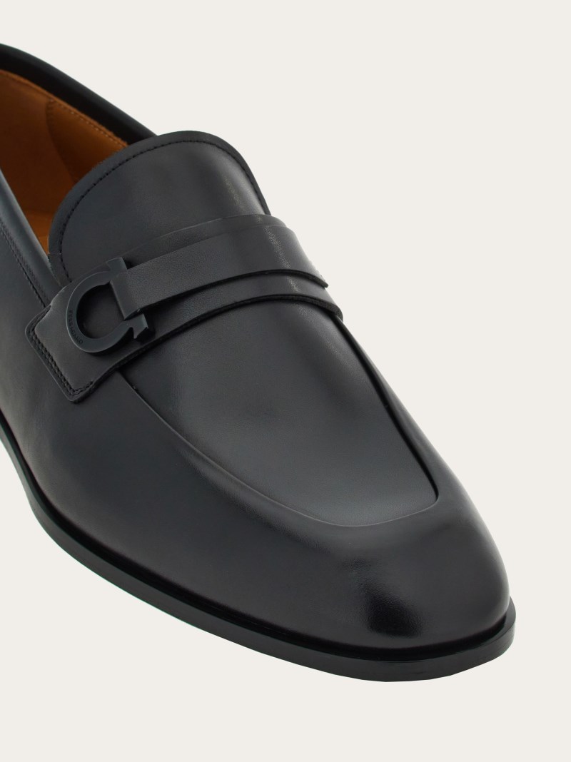 Ferragamo | Men's Moccasin With Gancini Ornament - Black