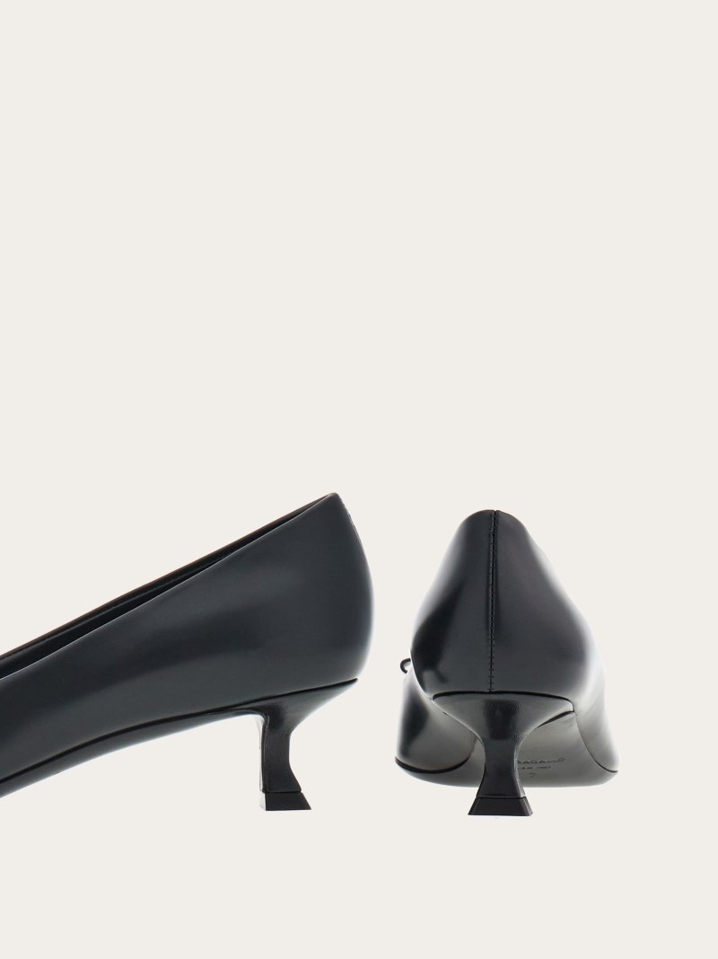 Ferragamo | Women's New Vara Plate Low Heel Pump - Black