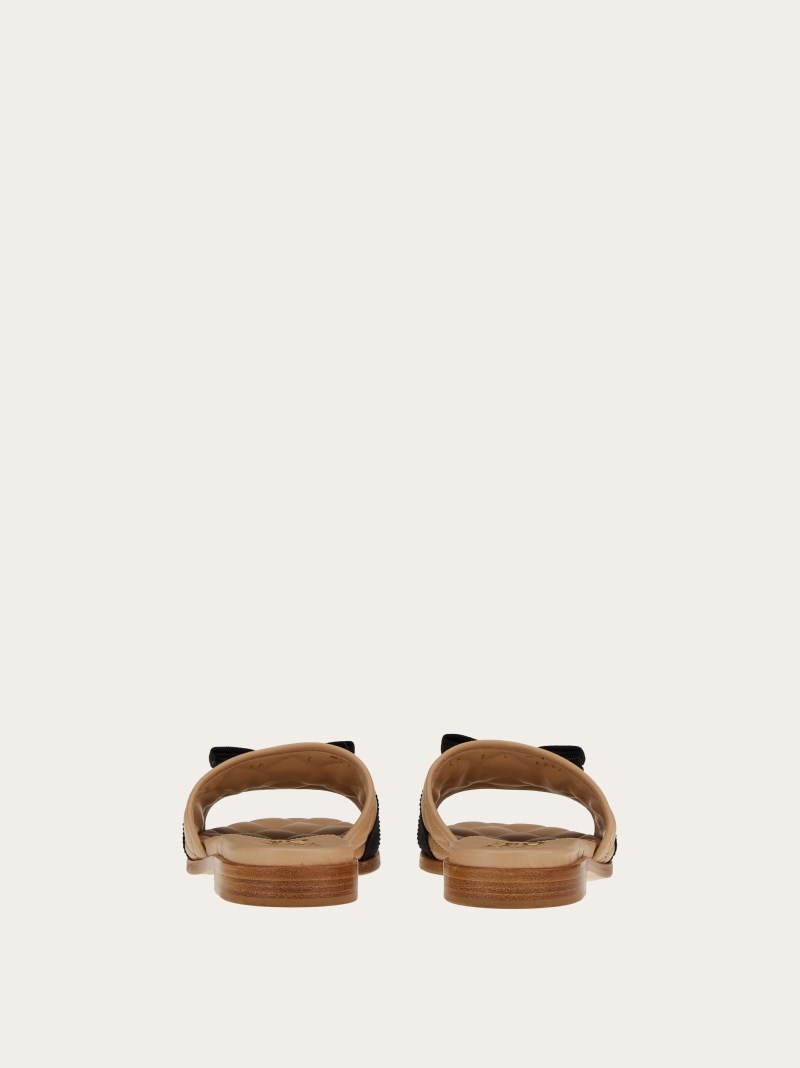 Ferragamo | Women's Quilted Slide With Vara Bow - Cookie