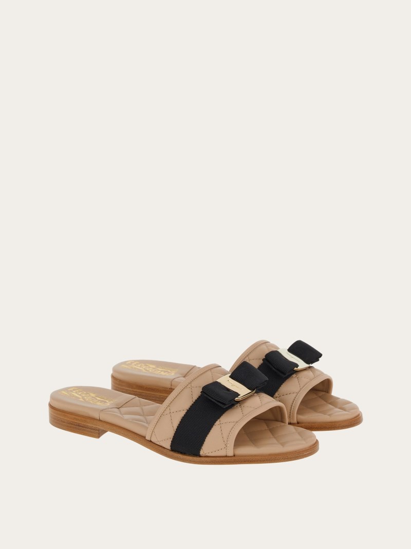 Ferragamo | Women's Quilted Slide With Vara Bow - Cookie