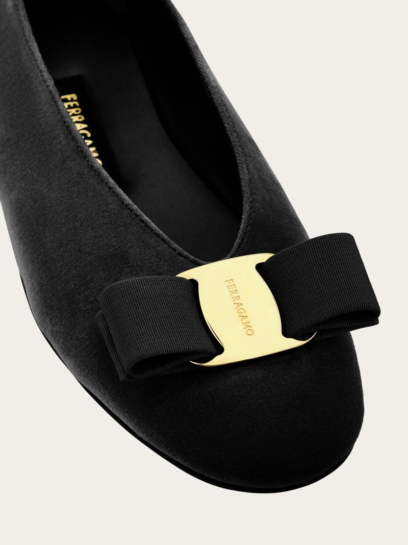 Ferragamo | Women's Vara Bow Ballet Flat - Black