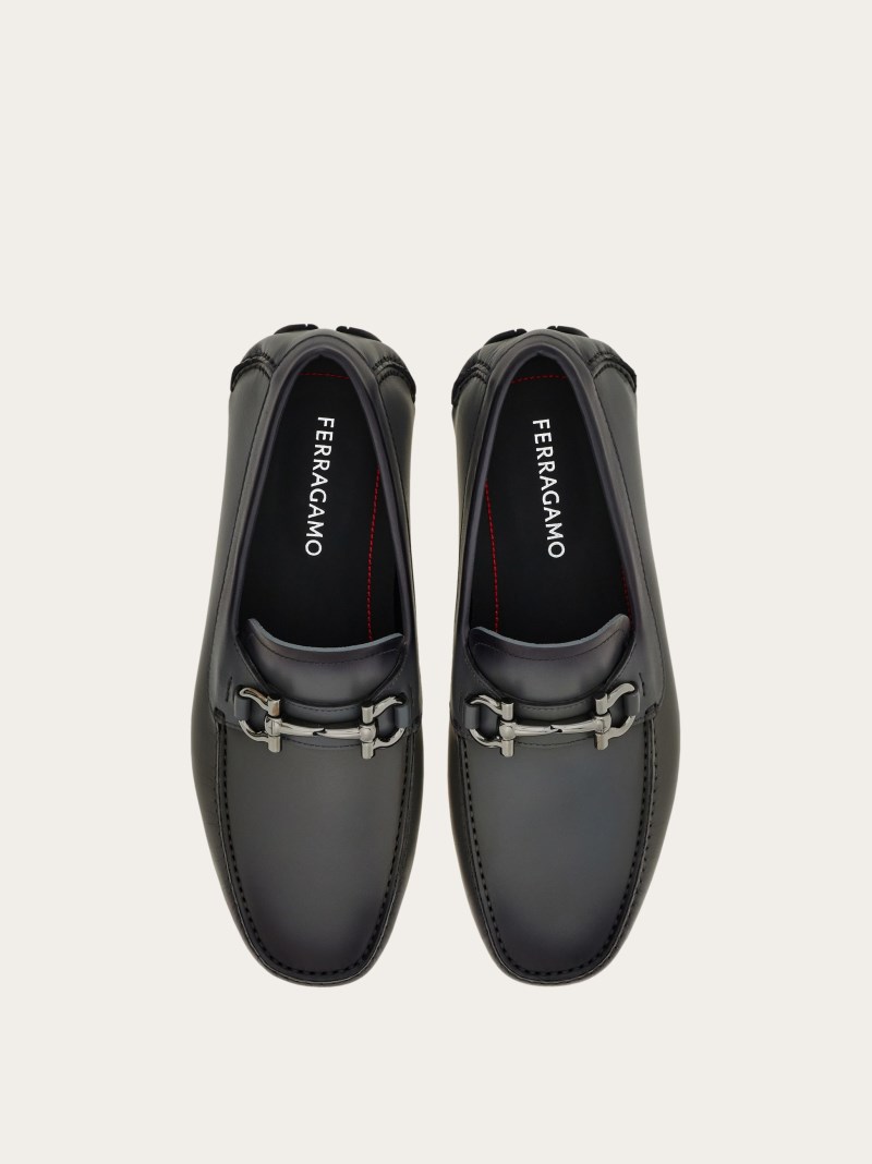 Ferragamo | Men's Driver With Gancini Ornament - Stromboli Sand