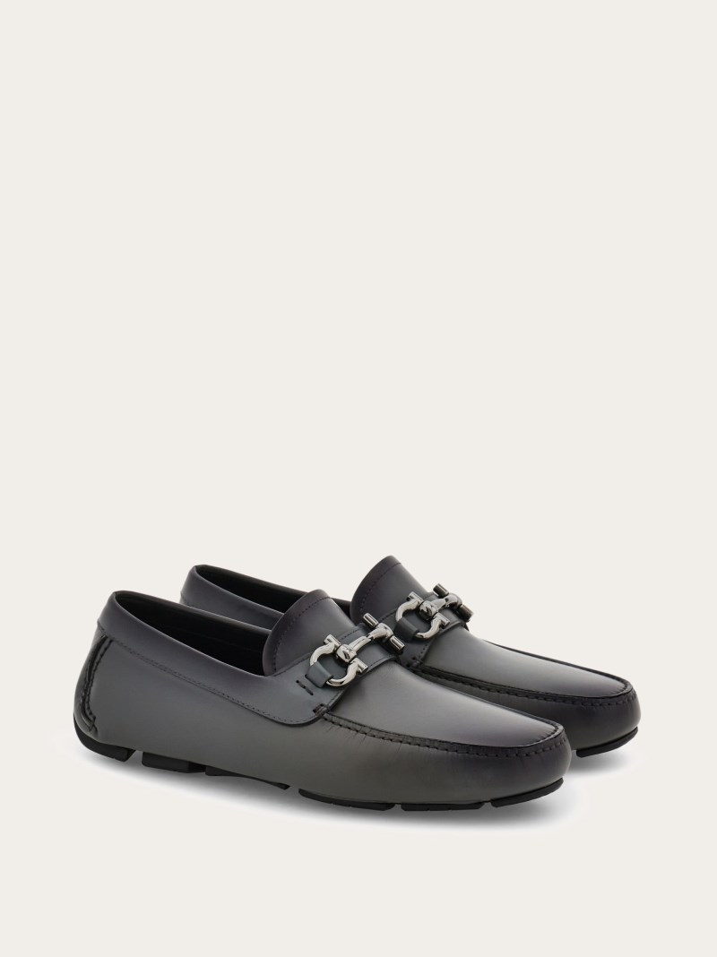 Ferragamo | Men's Driver With Gancini Ornament - Stromboli Sand
